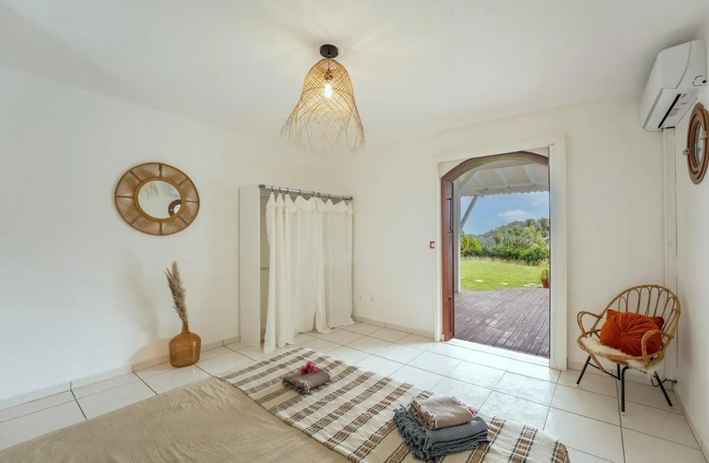 Spacious Villa Corossol With Pool Le Gosier