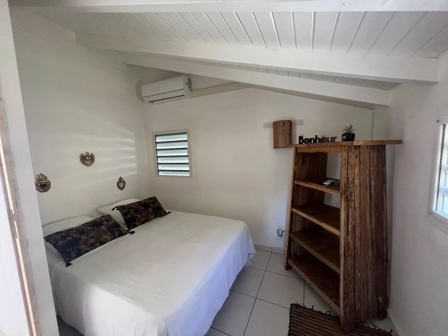 Spacious Villa Corossol With Pool Le Gosier