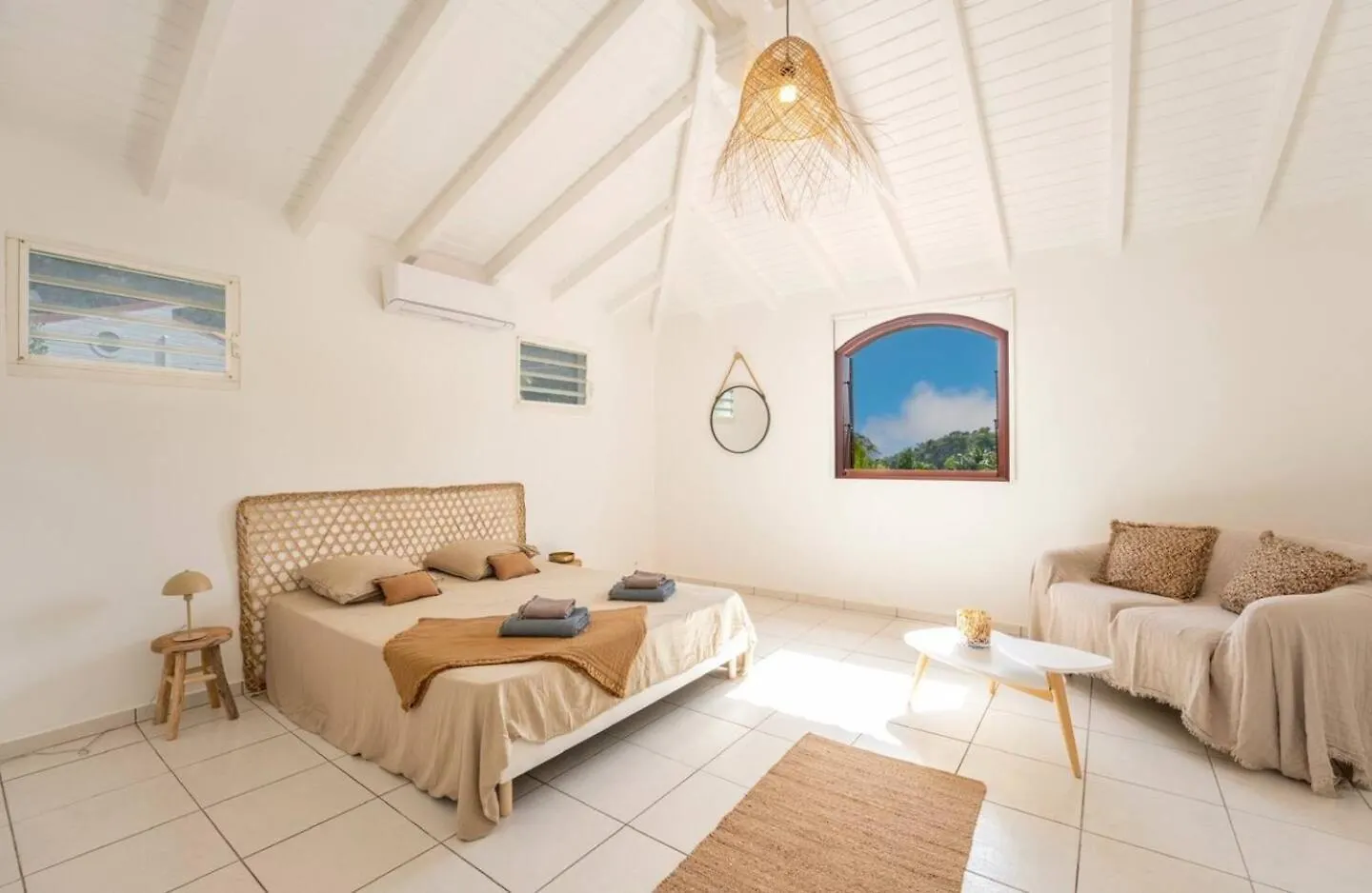 Spacious Villa Corossol With Pool Le Gosier