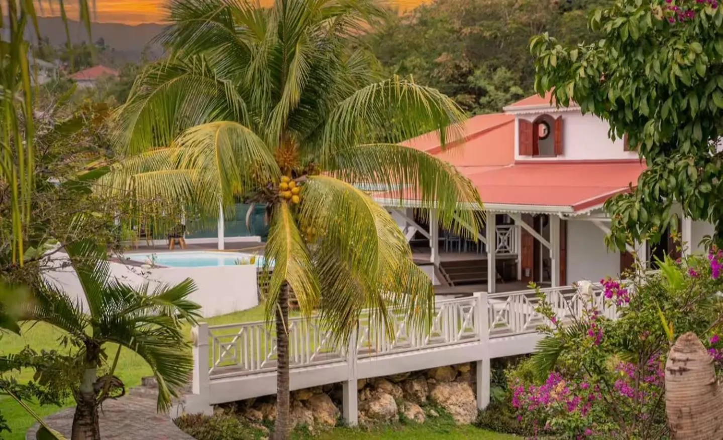 Spacious Villa Corossol With Pool Le Gosier